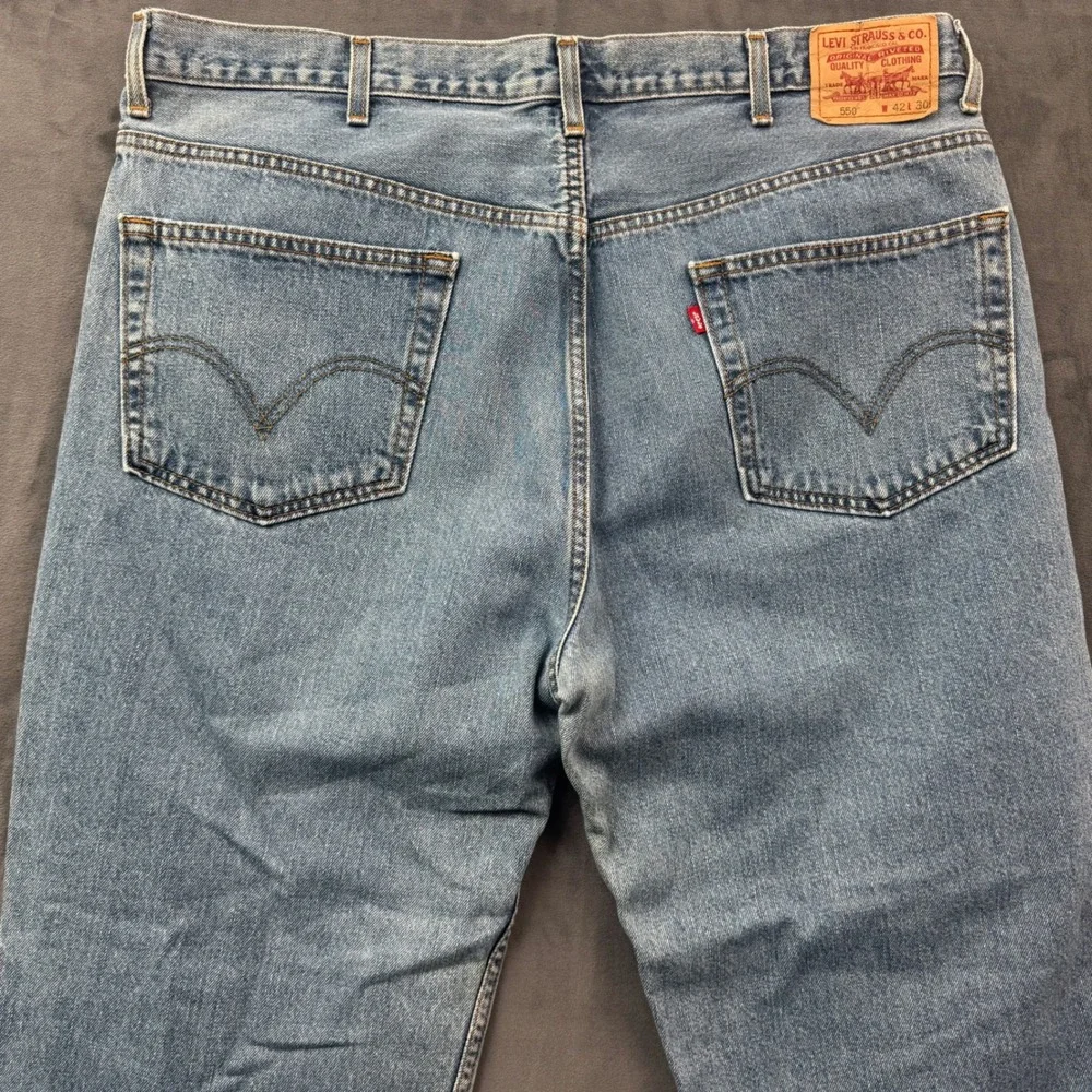 Levis 550 Relaxed Fit Jeans Mens 42x30 Medium Wash Blue Denim Tapered Leg